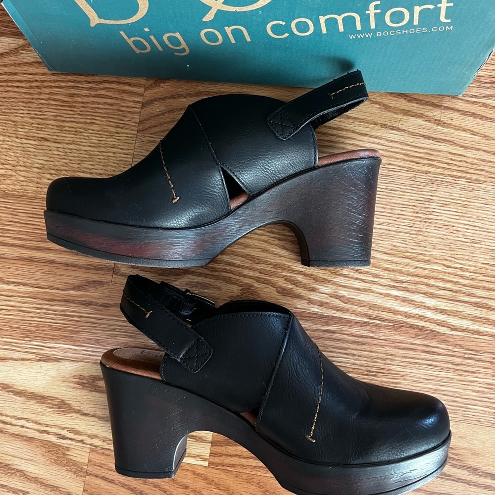 BOC Women's Black Slingback Clogs